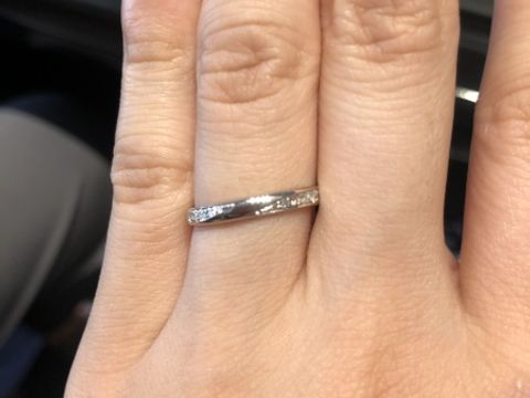 【エクセルコダイヤモンド(EXELCO DIAMOND)の口コミ】 普段リングを付けないのですが、色々付けた中でもこのリングはストレート…