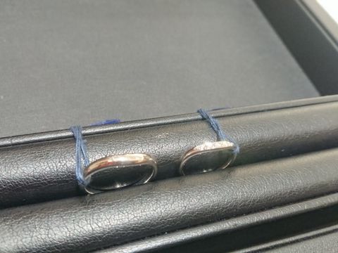 【ROYAL ASSCHER(ロイヤル・アッシャー)の口コミ】 これ以上ないほどの絶妙なカーブが、指にぴったりとなじみます。U字やまっ…