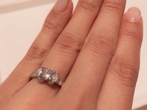 【ティファニー(Tiffany & Co.)の口コミ】 ティファニーの代表作、リボンリングです。横から見るとダイヤが浮き上が…