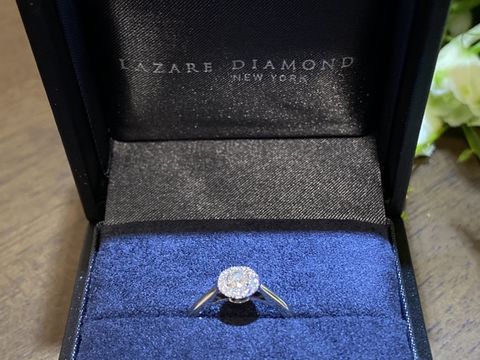 【ラザール ダイヤモンド(LAZARE DIAMOND)の口コミ】 ホームページでデザインを見て一目惚れし、実物を見て即決しました。横顔…