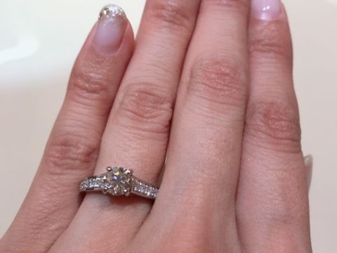 【カルティエ(Cartier)の口コミ】 色々みましたが、長く飽きなく使えるものが良いと思いました。特に、年を…