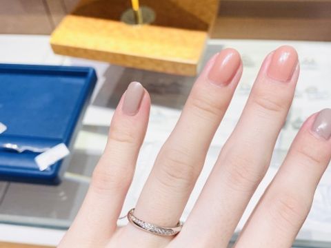 【銀座ダイヤモンドシライシの口コミ】 老舗ブランドとゆうだけあり、結婚指輪らしい王道のデザインだと思います…