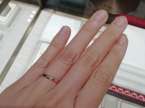 【カルティエ(Cartier)の口コミ】 カルティエの１８９５という結婚指輪です。ストレートのシンプルな指輪に…