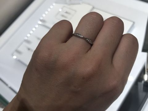 【シャネル(CHANEL)の口コミ】 インターネットで事前に見て一目惚れした商品です。カメリアコレクション…