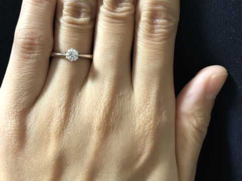 【銀座ダイヤモンドシライシの口コミ】 いろんなブランドを拝見し試着をしてみて、日常でも使いやすいよう、爪が…