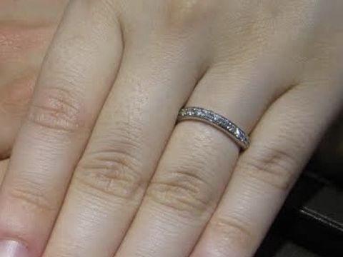 【アイプリモ(I-PRIMO)の口コミ】 リングは国内ブランドらしく、様々な種類がありました。比較的細めなデザ…