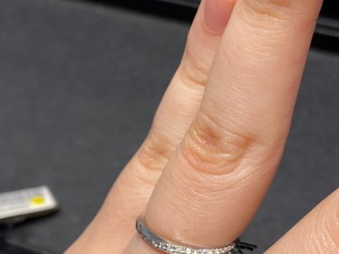 【エクセルコダイヤモンド(EXELCO DIAMOND)の口コミ】 右肩上がりにダイヤが配置されれいるデザインは人気なのか他のブランドさ…