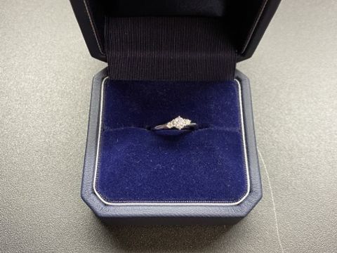 【銀座ダイヤモンドシライシの口コミ】 ストレート、V字ではなくウェーブの形にしたいということだけ決めていて、…