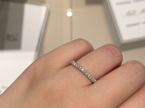 【MIKIMOTO(ミキモト)の口コミ】 小さなダイヤモンドが一周連なっている、フルエタニティリングというデザ…