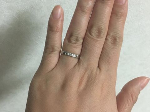 【カルティエ(Cartier)の口コミ】 ダイヤが入ったリングがよかったのですが、
一粒だと目立たない、沢山入っ…