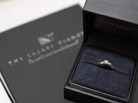 【ラザール ダイヤモンド(LAZARE DIAMOND)の口コミ】 ダイヤモンドの美しさで決めました。元々ダイヤモンドの品質にはこだわっ…