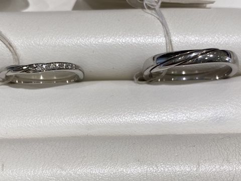 【LUCIE(ルシエ)の口コミ】 指輪のデザインは、スタンダードなデザインというよりは、現代風というよ…