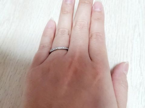 【銀座ダイヤモンドシライシの口コミ】 ダイヤモンドが入っているデザインを探していて何個か試着しましたがなか…