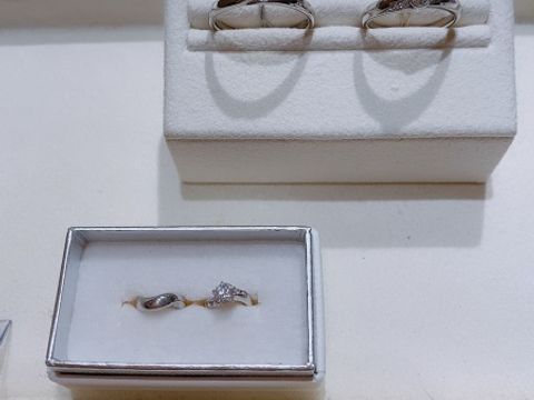 【festaria bijou SOPHIA(フェスタリア ビジュソフィア)の口コミ】 普通の結婚指輪にダイヤモンドが5つほど付いているものを探していました。…