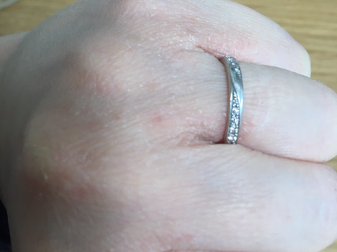 【エクセルコダイヤモンド(EXELCO DIAMOND)の口コミ】 ダイヤ入りにしたかったので、4Cにこだわりました！
あと、つけ心地が良か…