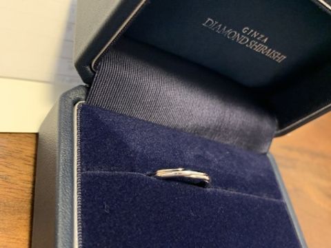 【銀座ダイヤモンドシライシの口コミ】 シンプルなデザインが好みなので、それを軸に探していました。しかし、見…