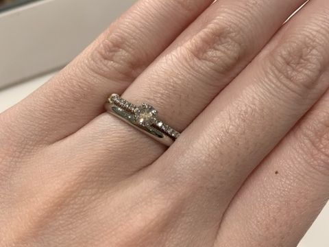 【カルティエ(Cartier)の口コミ】 細めのシルエットですが、パヴェタイプなので遠目からもダイヤの光が目立…