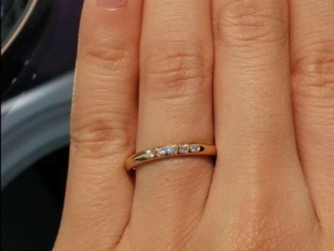 【ラザール ダイヤモンド(LAZARE DIAMOND)の口コミ】 結婚指輪は私の肌色に似合うピンクゴールドかゴールドで探していました。…