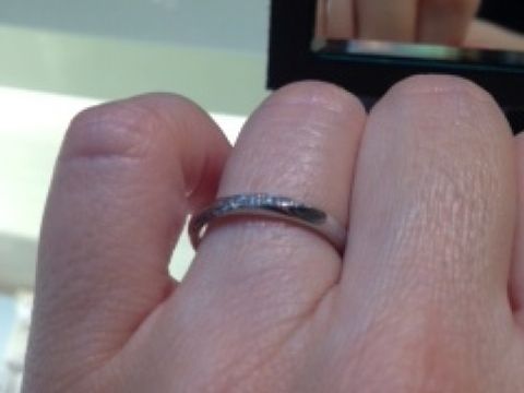 【Ponte Vecchio(ポンテヴェキオ)の口コミ】 指輪自体は、日本のブランドのように繊細さを感じます。指輪はストレート…