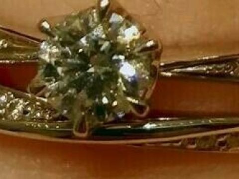 【アイプリモ(I-PRIMO)の口コミ】 いろんなタイプの指輪があり、沢山勉強させていたはだきました。しかもか…