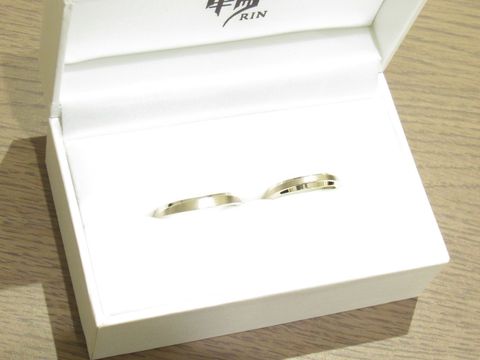 【輪-RIN-の口コミ】 シンプルでスタイリッシュなデザインでとても気に入りました。また、婚約…