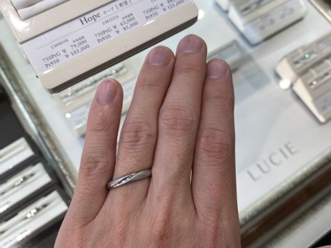 【LUCIE(ルシエ)の口コミ】 マット加工が全体的に施されているため、非常に落ち着いたイメージで、つ…