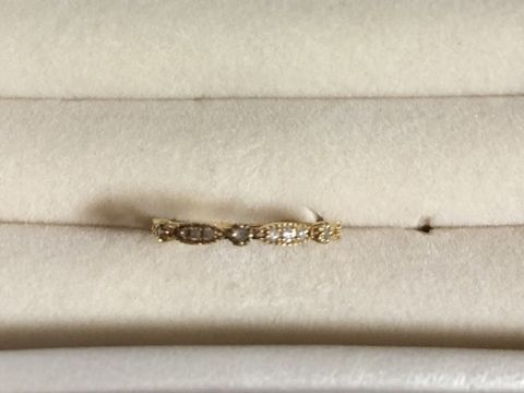 【agete(アガット)の口コミ】 ゴールドベースでキラキラ輝いている指輪を求めて百貨店を歩いているとき…