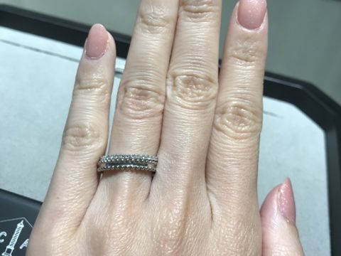 【ヴァン クリーフ＆アーペル(Van Cleef & Arpels)の口コミ】 結婚指輪はフルエタニティを、と決めて指輪探しをしていました。一方で、…