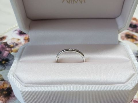 【AHKAH(アーカー)の口コミ】 AHKAHでは婚約指輪のみを購入予定でしたが、結婚指輪も見学してる内に気に…