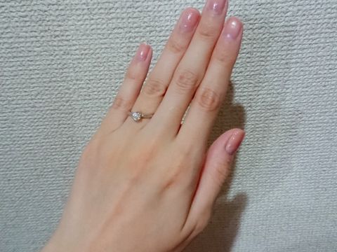 【アイプリモ(I-PRIMO)の口コミ】 決め手はデザインです。
もともとシンプルなストレートラインで１粒タイプ…