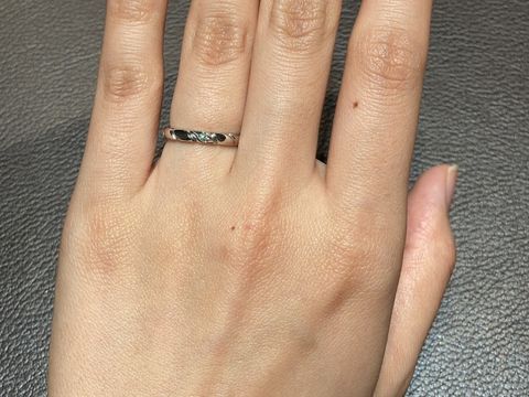 【ショーメ(CHAUMET)の口コミ】 トルサードリングの1粒ダイヤバージョンです。マルチの華やかさも素敵です…