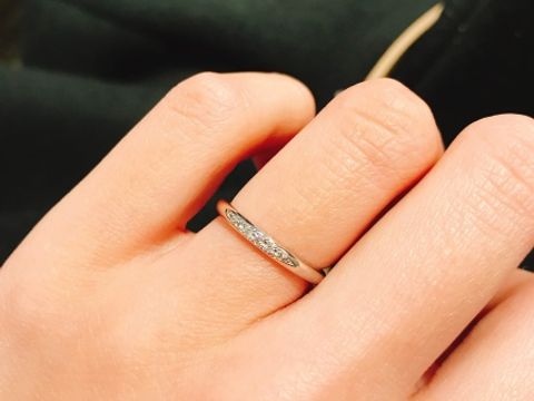 【銀座ダイヤモンドシライシの口コミ】 ダイヤの並びがとても上品で、ずっと見ていても飽きないデザインだったか…