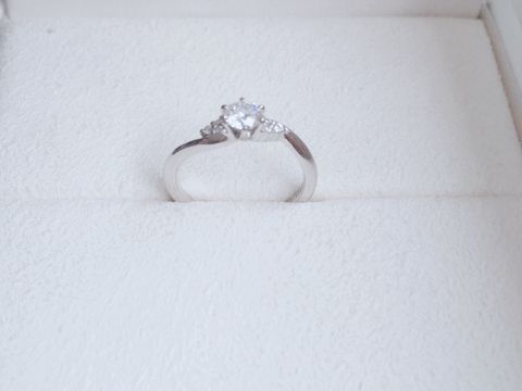 【VIVAGE(ヴィヴァージュ)の口コミ】 プロポーズを受け、二人で見に来ました。数多くある中で、選ぶのは難しい…