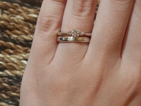 【杢目金屋(もくめがねや)の口コミ】 スコープで見た時に桜の形になって見えるさくらダイヤモンドが素敵でした…