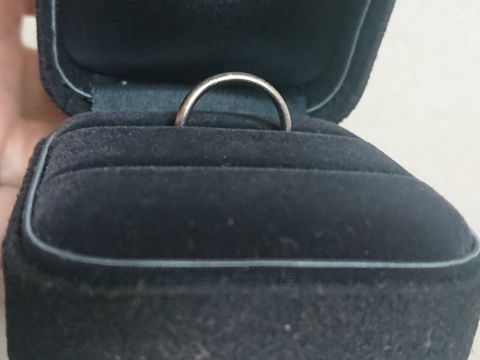 【ティファニー(Tiffany & Co.)の口コミ】 ごつごつしておらず、シンプルかつ細身で指輪が苦手な人でもつけやすいで…
