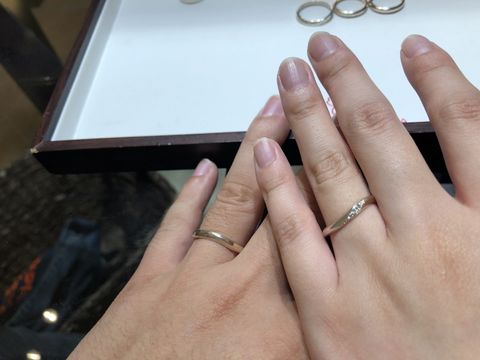 【杢目金屋(もくめがねや)の口コミ】 もともとウェーブの指輪を探しており、試着した月桜は他の店より指が綺麗…