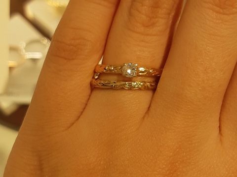 【Maxi(マキシ)の口コミ】 ハワイアンジュエリー独特の彫刻がとても可愛いです。
ダイヤと共にキラキ…