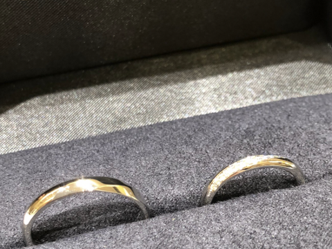 【ラザール ダイヤモンド(LAZARE DIAMOND)の口コミ】 結婚指輪はダイヤがついているものが良かったので、一粒や三粒のデザイン…