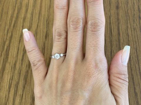 【MIKIMOTO(ミキモト)の口コミ】 結婚指輪と重ね付けして普段使いをしたい事を伝えたところ、このデザイン…