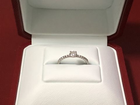 【カルティエ(Cartier)の口コミ】 デザインは、大きなダイヤがついているというよりは、キラキラしたものを…