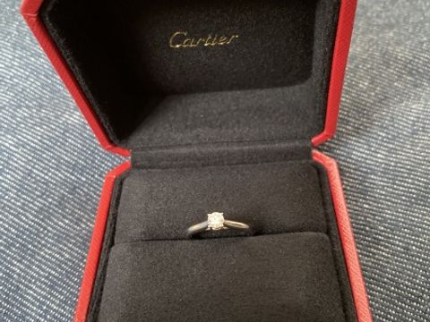 【カルティエ(Cartier)の口コミ】 カルティエというブランドおよびシンプルなデザインに惹かれました。エン…