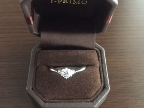 【アイプリモ(I-PRIMO)の口コミ】 今の主人がプロポーズで贈ってくれたものです。
一緒に店頭で購入していな…