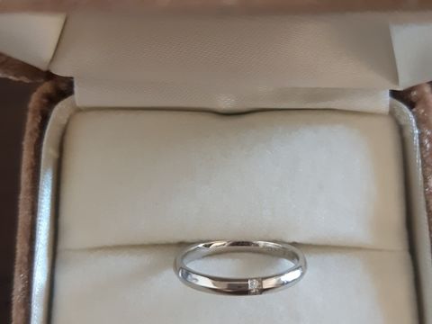 【GALA JEWELRY(ガラジュエリー)の口コミ】 プラチナの素材でダイヤモンドがはいってるものでシンプルなデザインを探…
