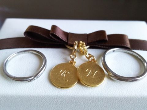 【アイプリモ(I-PRIMO)の口コミ】 婚約指輪と一緒につけることもあると考え、デザインがシンプルなものにし…