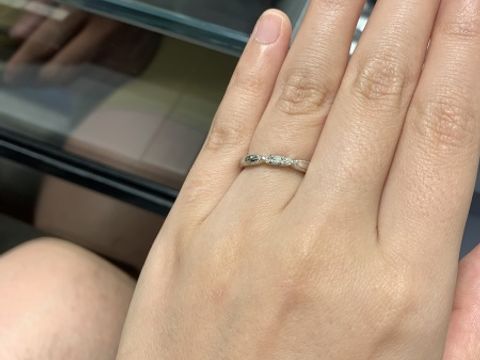 【エクセルコダイヤモンド(EXELCO DIAMOND)の口コミ】 真ん中がお花のようなデザインのダイヤで、全体的にはブーケのようなとて…
