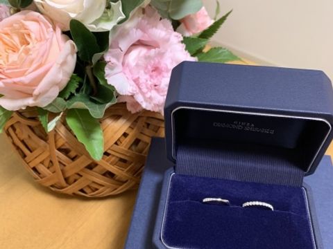 【銀座ダイヤモンドシライシの口コミ】 細身で少し動きのあるデザイン、ダイヤが控えめに入っているところが気に…