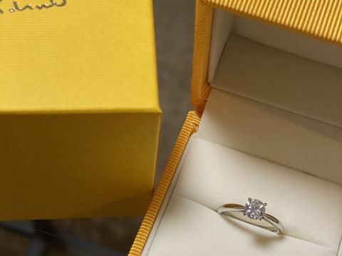 【ケイウノ ブライダル(K.UNO BRIDAL)の口コミ】 ダイヤを持ち込んでのリフォームです。ダイヤや私の希望をもとにデザイン…