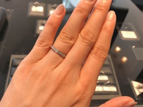 【エクセルコダイヤモンド(EXELCO DIAMOND)の口コミ】 ダイヤモンドがリング全体にデザインされており、存在感があります。指輪…