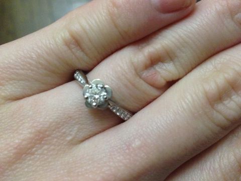 【シャネル(CHANEL)の口コミ】 とにかく可愛いもの好きなので、可愛らしい指輪を探していました。
指が太…