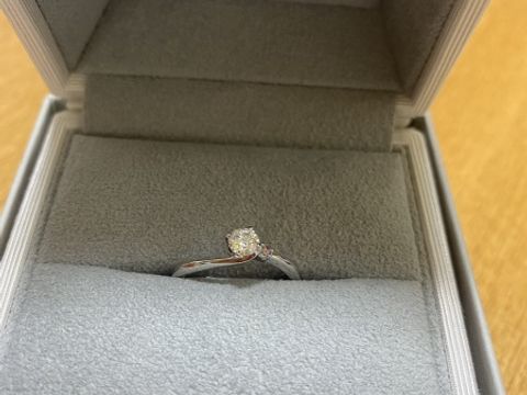 【CAFERING(カフェリング)の口コミ】 彼氏が私のイメージに合うようにと選んでくれました。実際に見た時はピン…